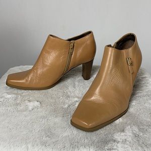 Markon Fanta Ankle Bootie - Size 7.5